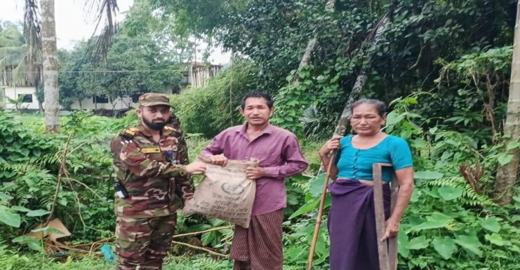 ​কৃষি উৎপাদন বৃদ্ধিতে মহালছড়ি জোনের মানবিক উদ্যোগ: বিতরণ হলো ধানের বীজ