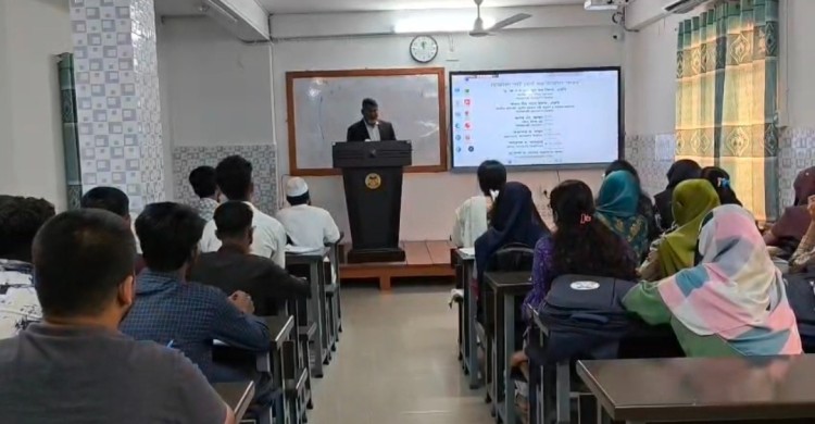 নওগাঁ বিশ্ববিদ্যালয়ে হিসাববিজ্ঞান ক্লাস নিলেন এমপি ফজলে হুদা বাবুল