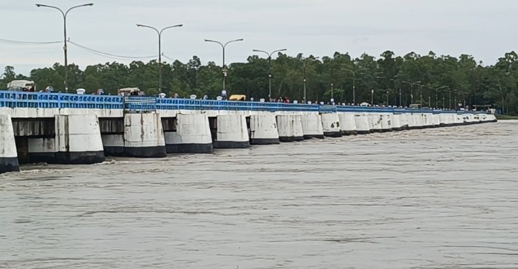 উজানের ঢল ও টানা বৃষ্টিতে তিস্তার পানি বাড়ছে, স্বল্পমেয়াদি বন্যার শঙ্কা