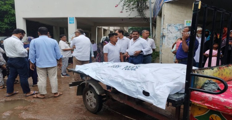 শ্রীপুরে কাভার্ডভ্যান চাপায় স্বামী স্ত্রী নিহত , ভাগ্যক্রমে বেঁচে গেল নয় মাসের শিশু নুর