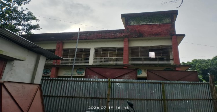নির্মাণকাজের কারণে সাত মাস ধরে বন্ধ সকালের অ্যাসেম্বলি, বারান্দায় করানোর নির্দেশ
