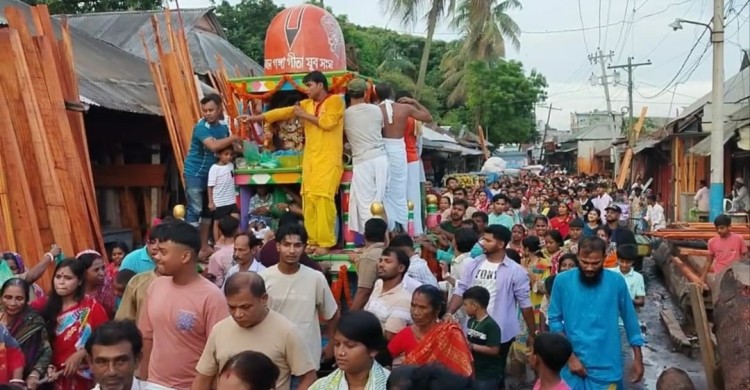 সোনারগাঁওয়ে  জগন্নাথ দেবের উল্টো রথযাত্রা অনুষ্ঠিত