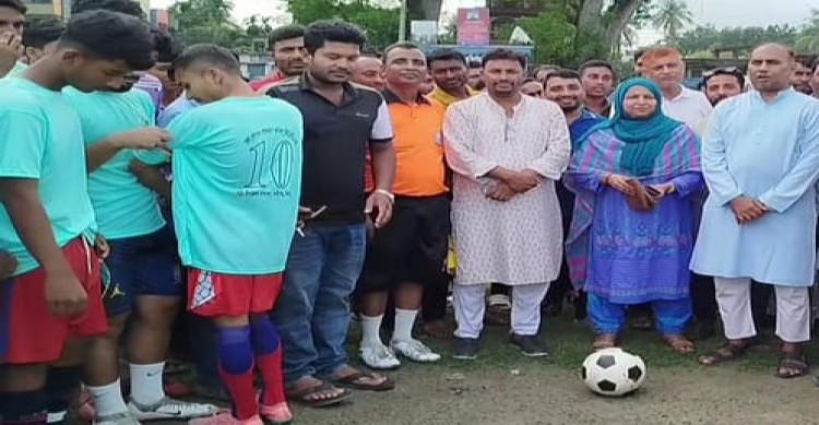 কালীগঞ্জে জেলা প্রশাসক ফুটবল টুনামেন্ট ২০২৬ অনুষ্ঠিত