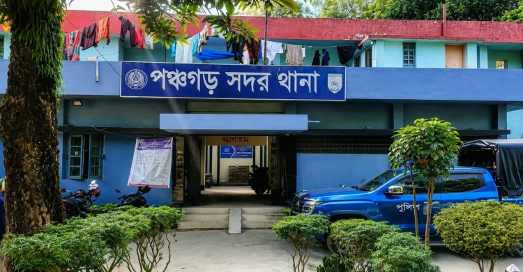 পঞ্চগড় সদরে গলায় ফাঁ/স দিয়ে গৃহবধূর মৃ/ত্যু, তদন্তে পুলিশ