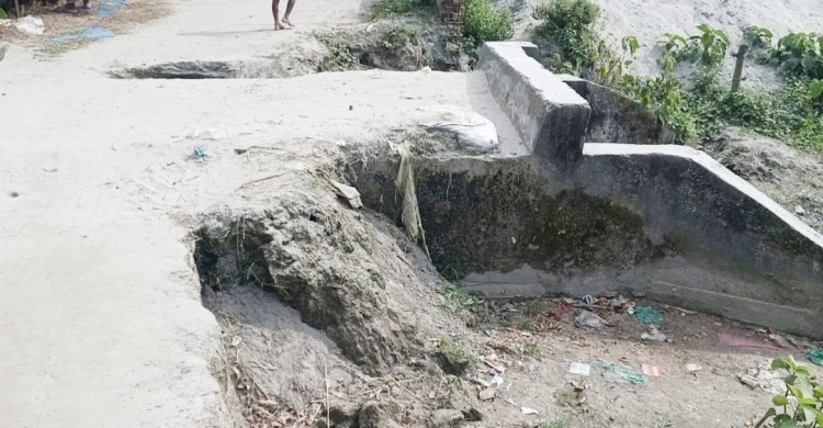 সংস্কারের অভাবে বেহাল বড়বিলের সড়ক, বিপাকে ২ হাজার মানুষ ‎