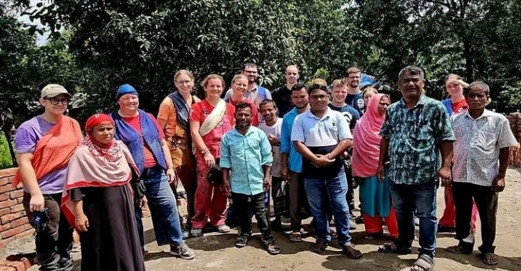 নেদারল্যান্ডস থেকে এসে আটোয়ারীতে প্রতিবন্ধী মানুষের জন্য ভবন নির্মাণে ২৯ স্বেচ্ছাসেবী