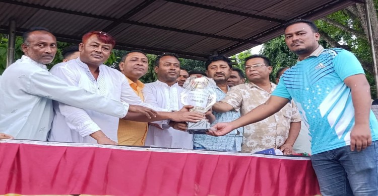 শার্শার ​বাগআঁচড়ায় প্রীতি ফুটবল টুর্নামেন্ট অনুষ্ঠিত, চ্যাম্পিয়ন রজনীগন্ধা