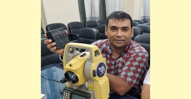 পীরগঞ্জে সেটেলমেন্ট অফিসে অতিরিক্ত ফি আদায়ের অভিযোগ সার্ভেয়ারের বিরুদ্ধে, কাঙ্খিত সেবা পাচ্ছে না ভূমি মালিকগণ