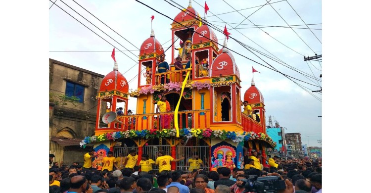 লাখো ভক্তের ঢলে শুরু হলো ধামরাইয়ের ৪০০ বছরের ঐতিহাসিক যশোমাধবের রথযাত্রা
