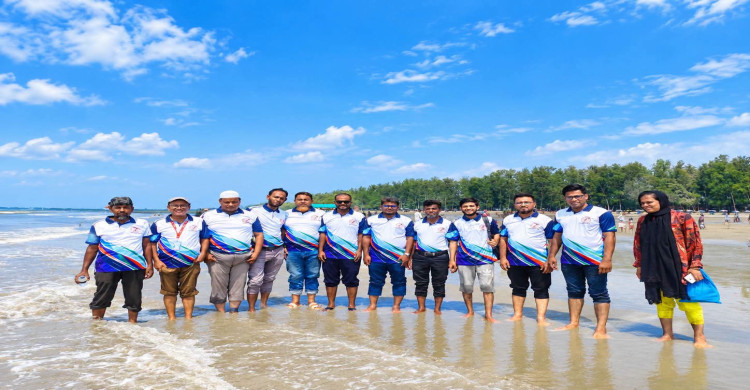 সমুদ্রের ঢেউয়ে আনন্দের জোয়ার, বরুড়া উপজেলা  প্রেস ক্লাবের পারিবারিক মিলনমেলা