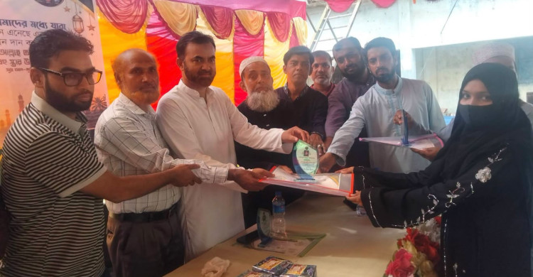 চৌদ্দগ্রামে বাতিসা বসন্তপুর ইসলামিয়া আলিম মাদ্রাসায় কৃতি শিক্ষার্থীদের সংবর্ধনা