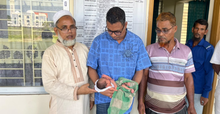 লালমাইয়ে রক্তমাখা নবজাতককে ফেলে পালালেন মা অবশেষে ঠাঁই হলো সরকারি সেফ হোমে