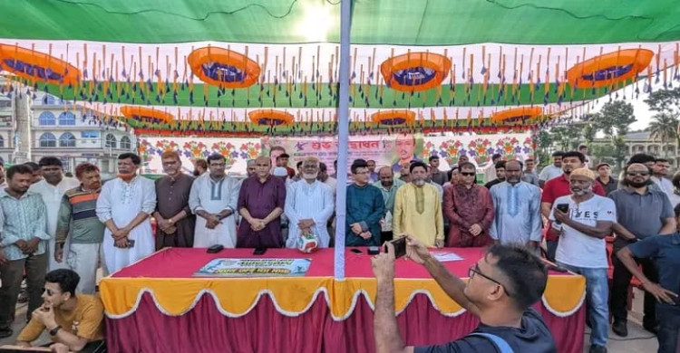 চৌদ্দগ্রামে আরাফাত রহমান কোকো স্মৃতি ফুটবল টুর্নামেন্টের উদ্বোধন